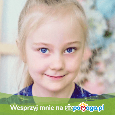 Zdjęcie uśmiechniętej dziewczynki, na dole na zielonym tle napis Wesprzyj mnie na siepomaga.pl